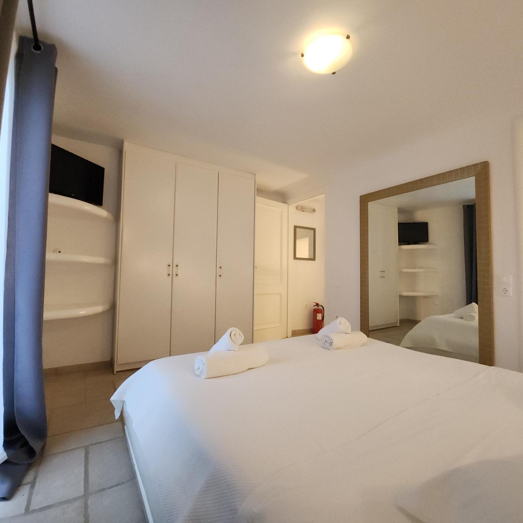 Mykonian Iros Suites & Villas Mykonos Town Buitenkant foto